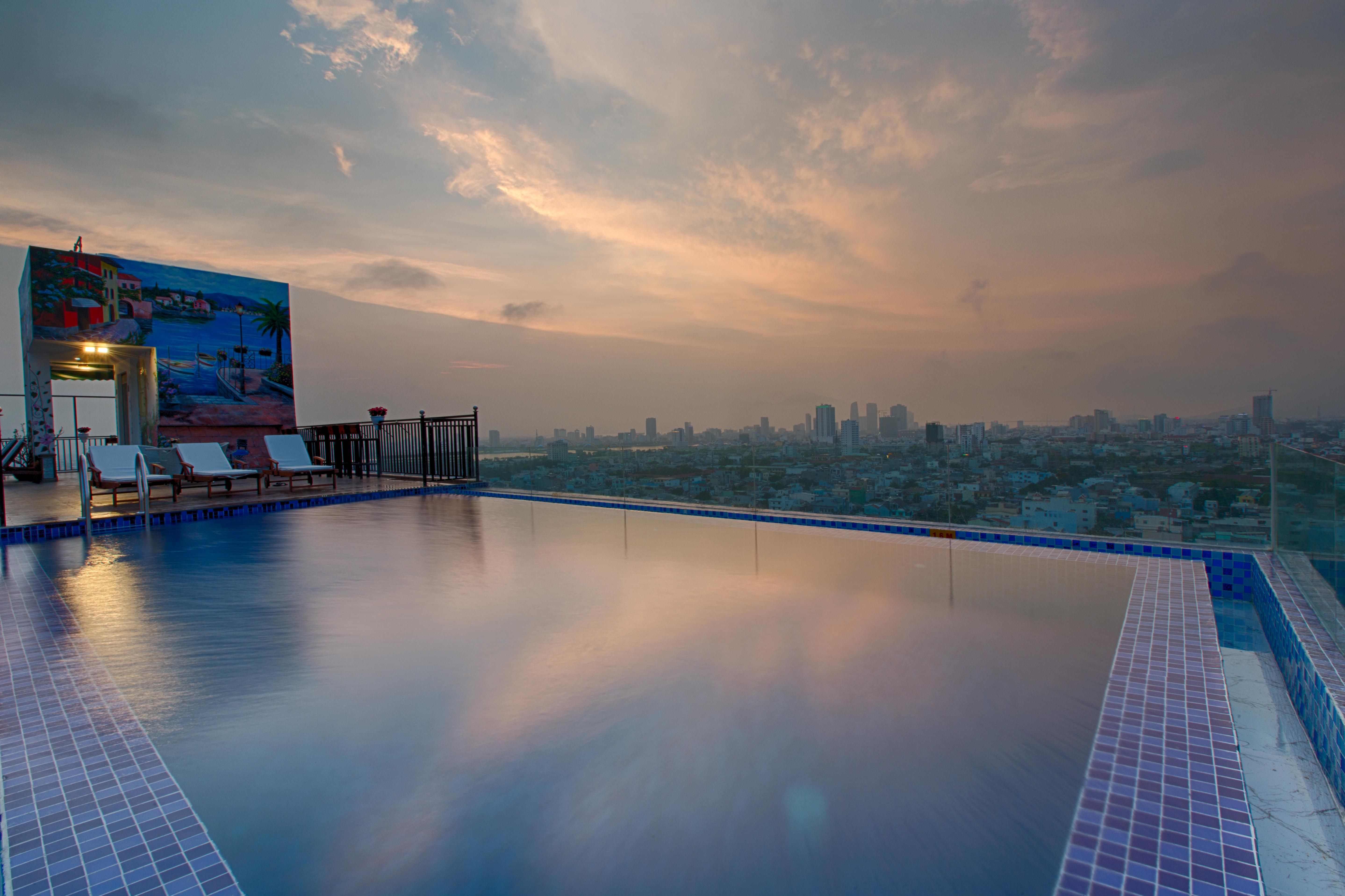 Fivitel King Hotel Da Nang Exterior photo